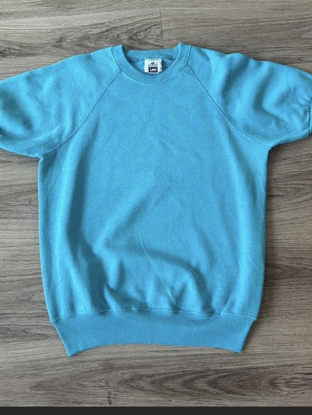 VINTAGE 80S Lee Short-Sleeve Crewneck Sweatshirt in Turquoise Blue